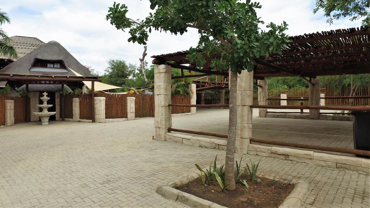Beyond The Boma Boutique Guesthouse Марлот-Парк Экстерьер фото