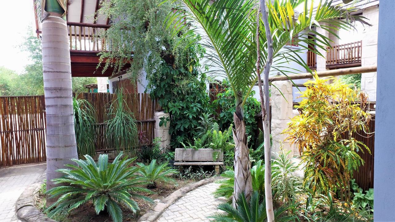Beyond The Boma Boutique Guesthouse Марлот-Парк Экстерьер фото